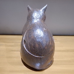 鉄釉手あぶり猫 1825